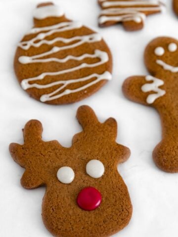 Photo of some vegan gingerbread cookies with vegan royal icing
